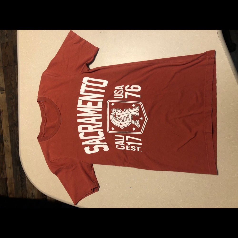 Sacramento tee